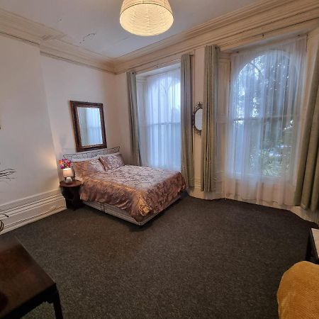 Large Flat Next To Port, Cliffs, Beach With Parking Дувър Екстериор снимка