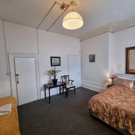 Large Flat Next To Port, Cliffs, Beach With Parking Дувър Екстериор снимка