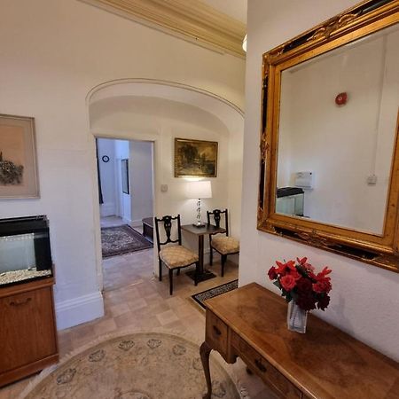 Large Flat Next To Port, Cliffs, Beach With Parking Дувър Екстериор снимка