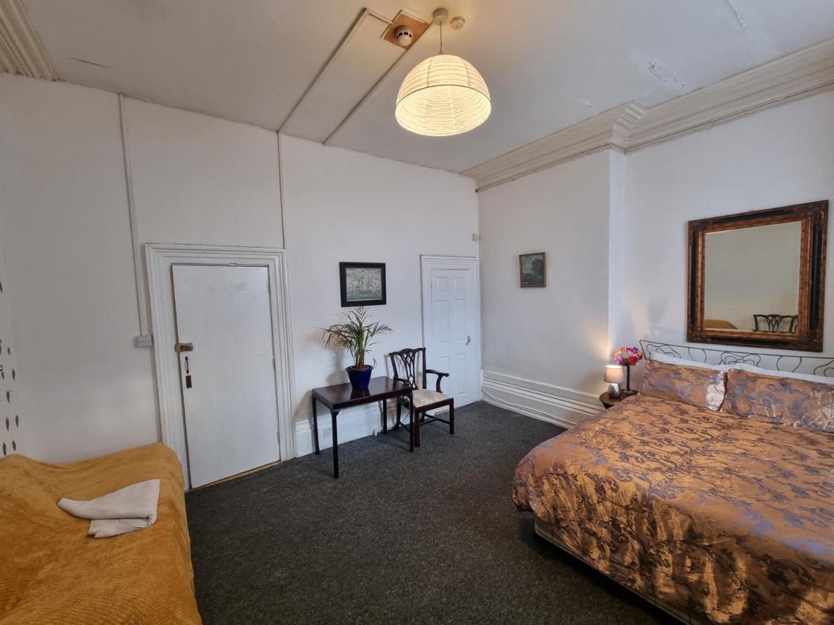 Large Flat Next To Port, Cliffs, Beach With Parking Дувър Екстериор снимка