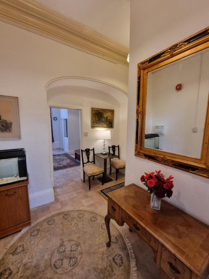 Large Flat Next To Port, Cliffs, Beach With Parking Дувър Екстериор снимка